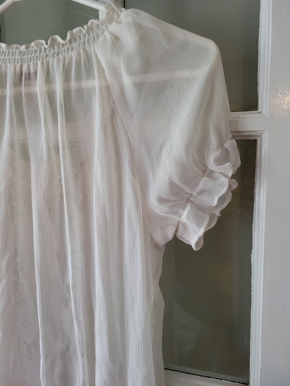 Eyelash Couture Women’s Sheer Delicate cream Top Lace Inserts Size Small Summery - Picture 10 of 13